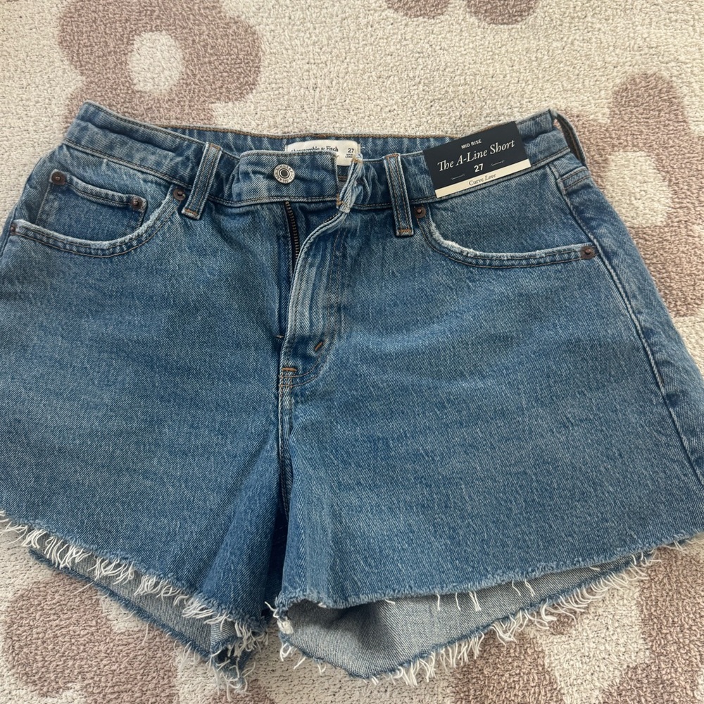 Mid rise denim shorts